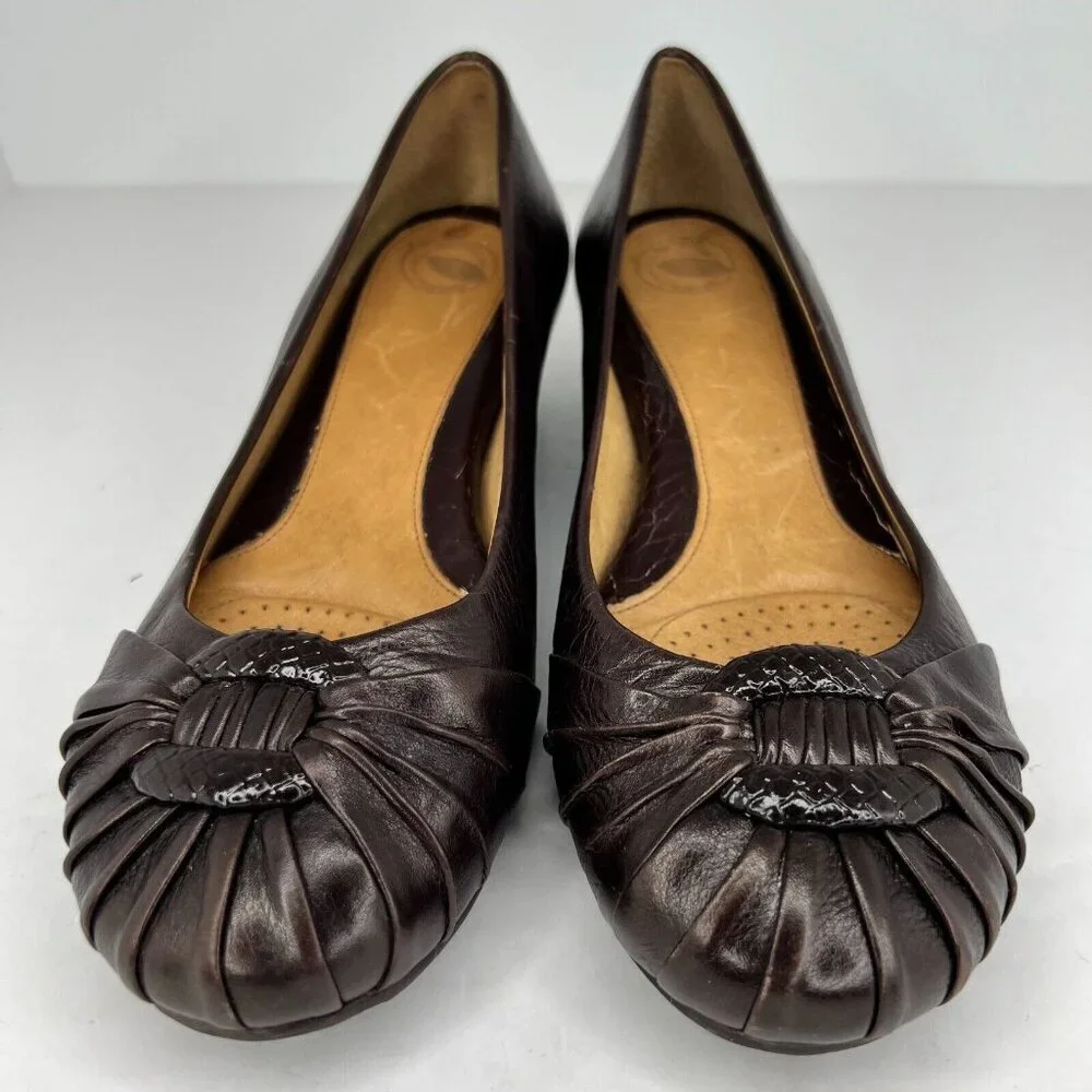 Nurture Womens Serene Brown Leather Low Casual Wedge Size 10 M Slip On Heels